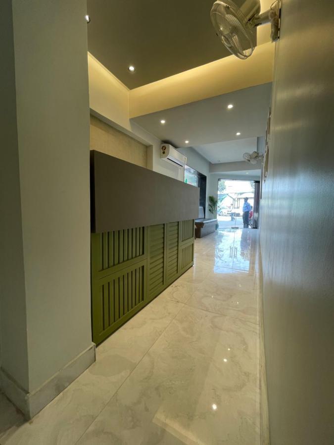 Hotel The Crest 콜카타 외부 사진